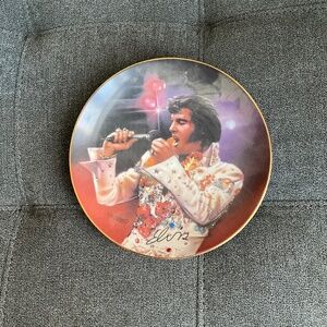 Limited Edition Nate Giorgio "The King" Remembering Elvis Plate #9204D